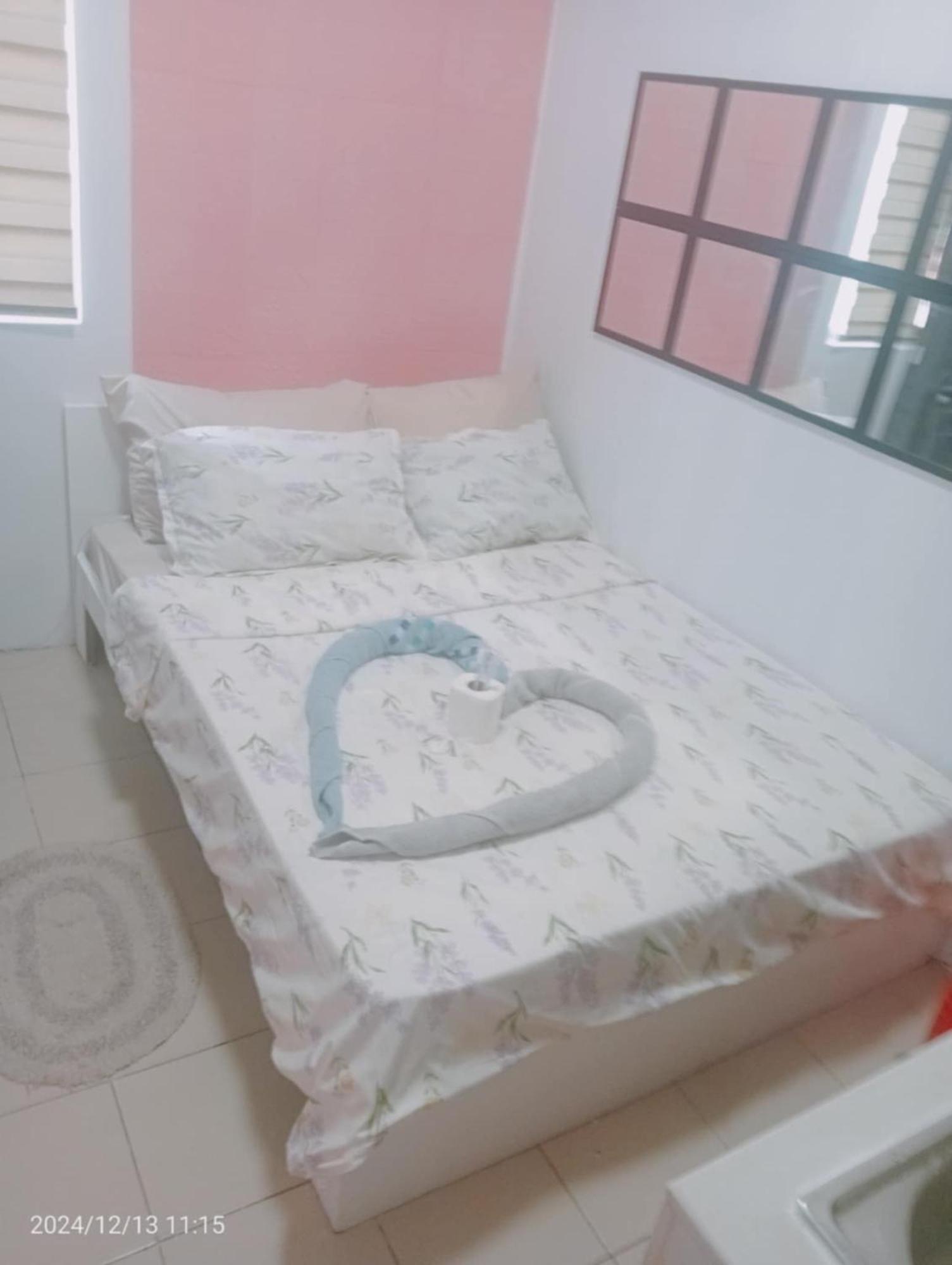 Urban Deca Staycation Mandaluyong Exterior photo
